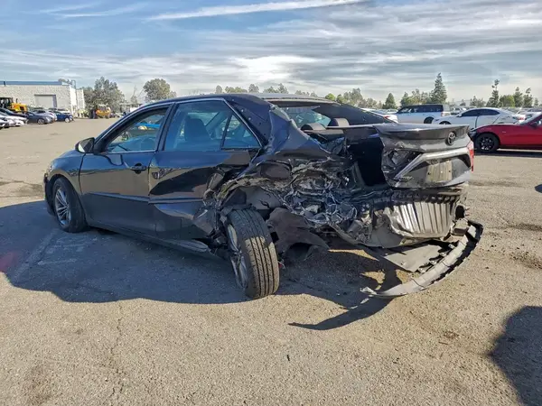 4T1BF1FK2HU338389 2017 TOYOTA CAMRY - Image 2
