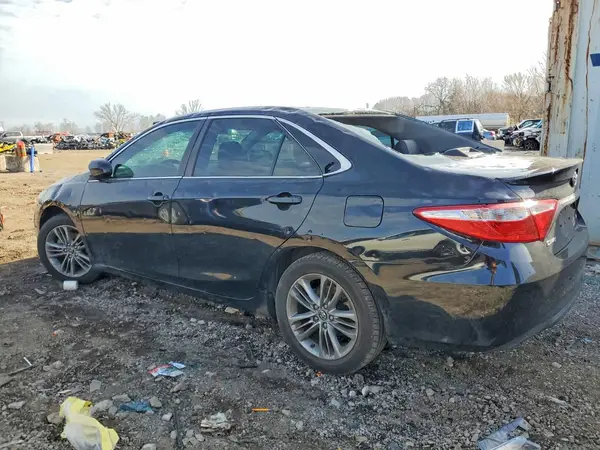 4T1BF1FK2HU339672 2017 TOYOTA CAMRY - Image 2
