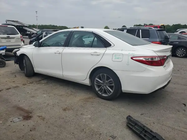 4T1BF1FK2HU340806 2017 TOYOTA CAMRY - Image 2