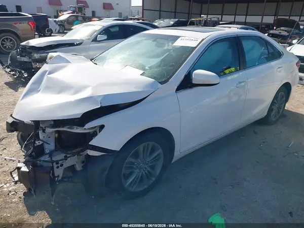 4T1BF1FK2HU341261 2017 TOYOTA CAMRY - Image 2