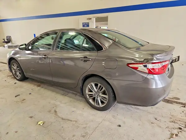 4T1BF1FK2HU342099 2017 TOYOTA CAMRY - Image 2