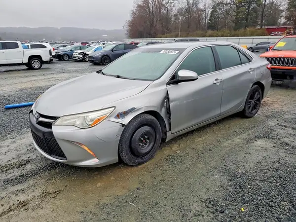4T1BF1FK2HU342586 2017 TOYOTA CAMRY - Image 1