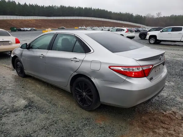 4T1BF1FK2HU342586 2017 TOYOTA CAMRY - Image 2