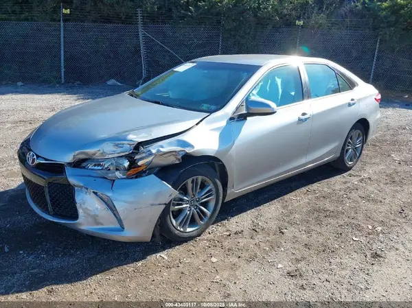 4T1BF1FK2HU342703 2017 TOYOTA CAMRY - Image 2