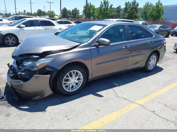 4T1BF1FK2HU344516 2017 TOYOTA CAMRY - Image 2