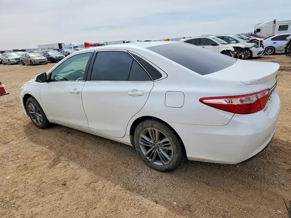4T1BF1FK2HU346573 2017 TOYOTA CAMRY - Image 2