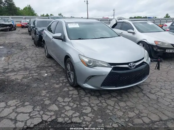 4T1BF1FK2HU346718 2017 TOYOTA CAMRY - Image 1