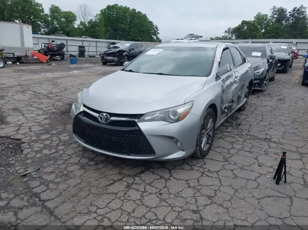 4T1BF1FK2HU346718 2017 TOYOTA CAMRY - Image 2