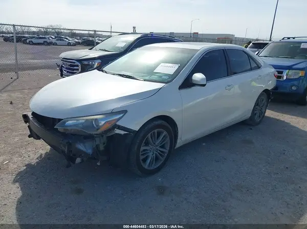 4T1BF1FK2HU346962 2017 TOYOTA CAMRY - Image 2