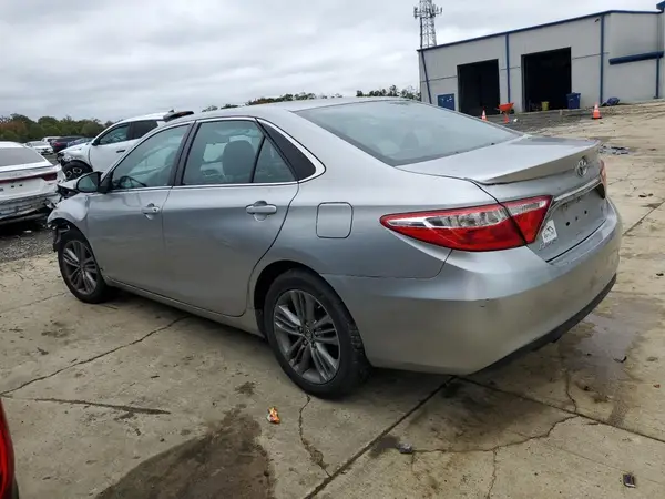 4T1BF1FK2HU349439 2017 TOYOTA CAMRY - Image 2
