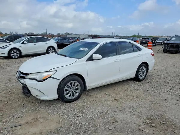 4T1BF1FK2HU350722 2017 TOYOTA CAMRY - Image 1