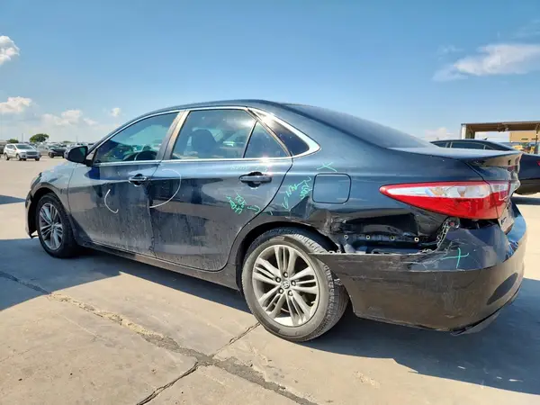 4T1BF1FK2HU351224 2017 TOYOTA CAMRY - Image 2