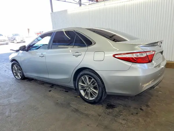 4T1BF1FK2HU351904 2017 TOYOTA CAMRY - Image 2