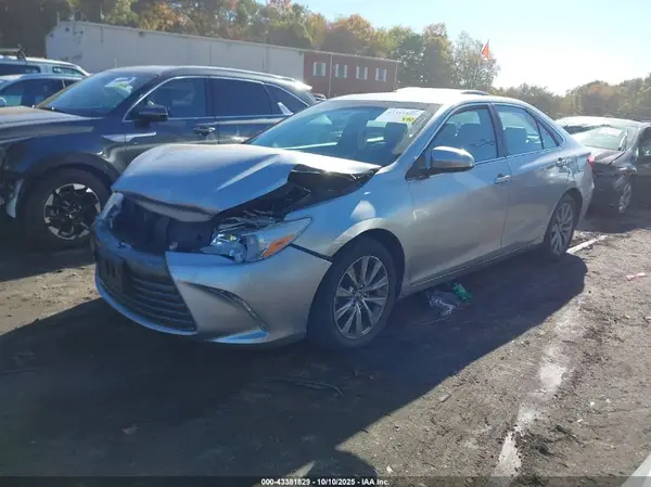 4T1BF1FK2HU351918 2017 TOYOTA CAMRY - Image 2