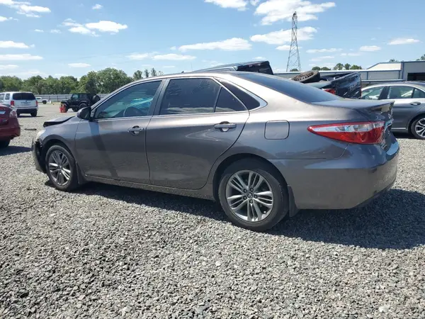 4T1BF1FK2HU354883 2017 TOYOTA CAMRY - Image 2