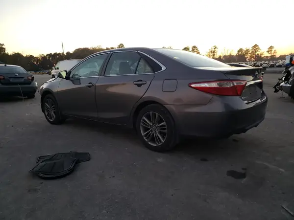 4T1BF1FK2HU354933 2017 TOYOTA CAMRY - Image 2