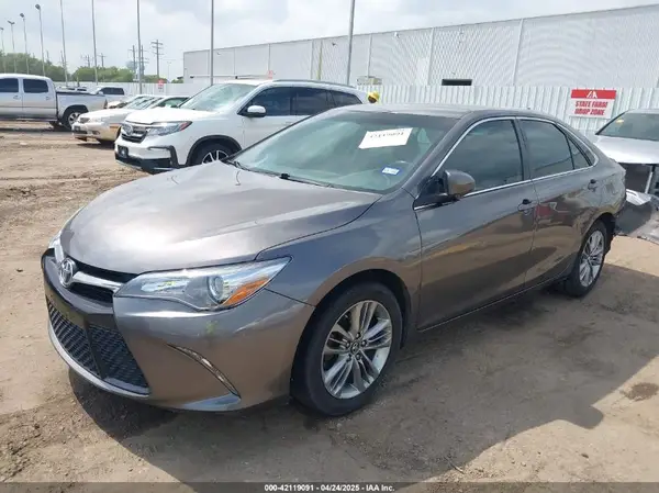 4T1BF1FK2HU355287 2017 TOYOTA CAMRY - Image 2