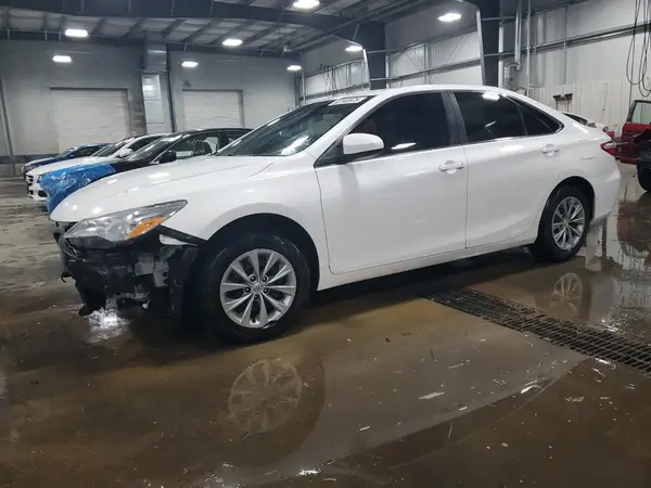 4T1BF1FK2HU358562 2017 TOYOTA CAMRY - Image 1