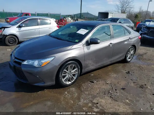 4T1BF1FK2HU361722 2017 TOYOTA CAMRY - Image 2