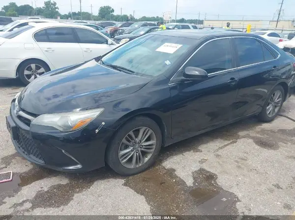 4T1BF1FK2HU365012 2017 TOYOTA CAMRY - Image 2