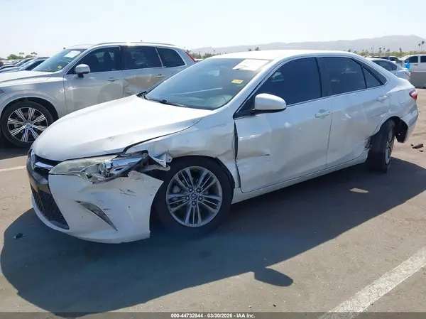 4T1BF1FK2HU365849 2017 TOYOTA CAMRY - Image 2