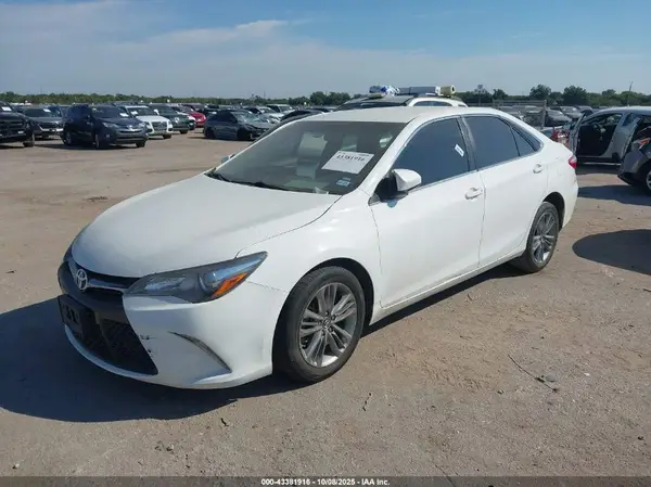 4T1BF1FK2HU366869 2017 TOYOTA CAMRY - Image 2