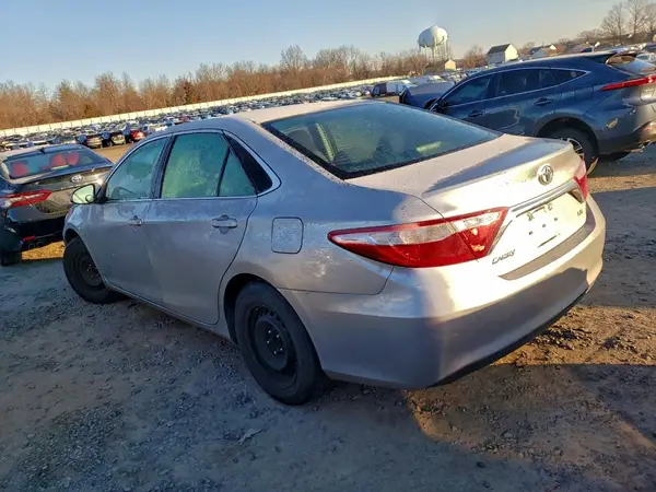 4T1BF1FK2HU367715 2017 TOYOTA CAMRY - Image 2