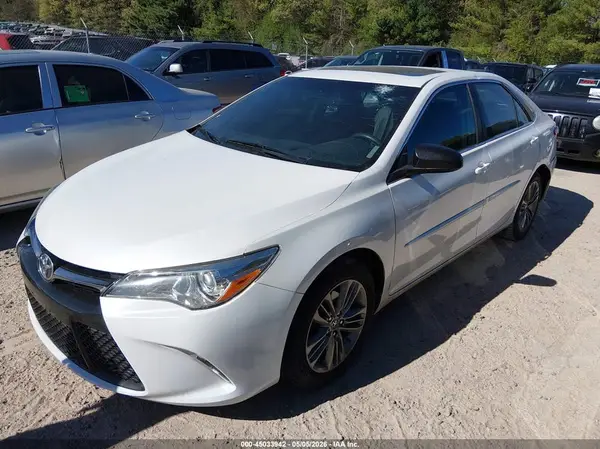 4T1BF1FK2HU368251 2017 TOYOTA CAMRY - Image 2