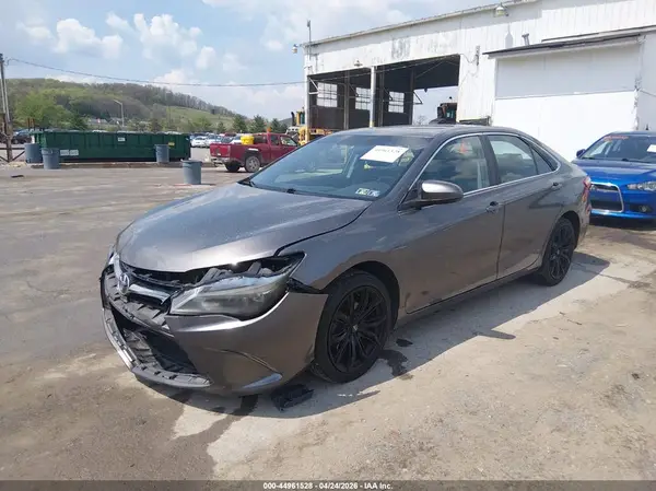 4T1BF1FK2HU371375 2017 TOYOTA CAMRY - Image 2