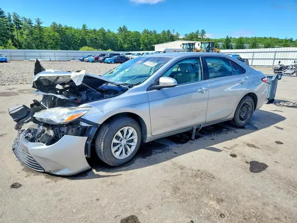 4T1BF1FK2HU371828 2017 TOYOTA CAMRY - Image 1