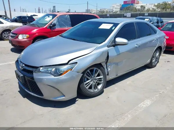 4T1BF1FK2HU372672 2017 TOYOTA CAMRY - Image 2