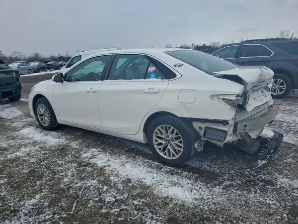 4T1BF1FK2HU373871 2017 TOYOTA CAMRY - Image 2