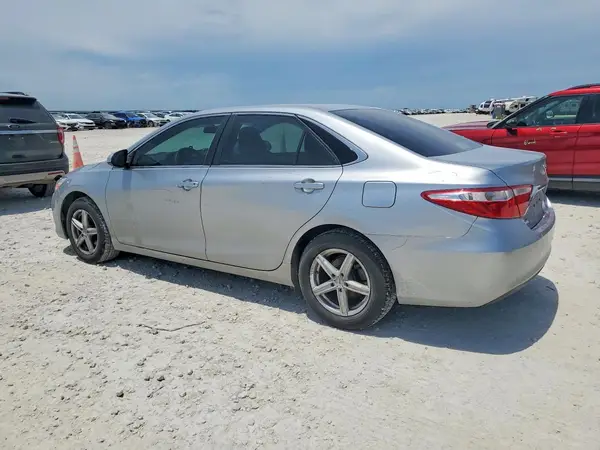 4T1BF1FK2HU374292 2017 TOYOTA CAMRY - Image 2