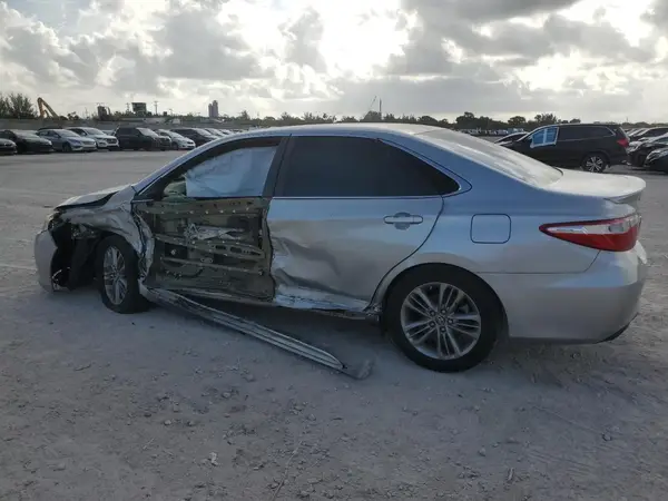4T1BF1FK2HU375538 2017 TOYOTA CAMRY - Image 2