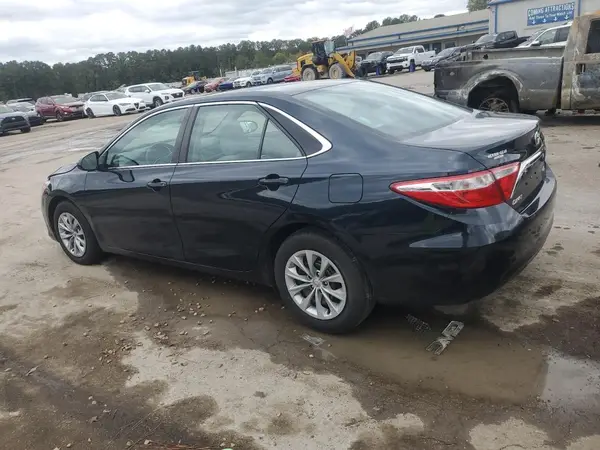 4T1BF1FK2HU375796 2017 TOYOTA CAMRY - Image 2