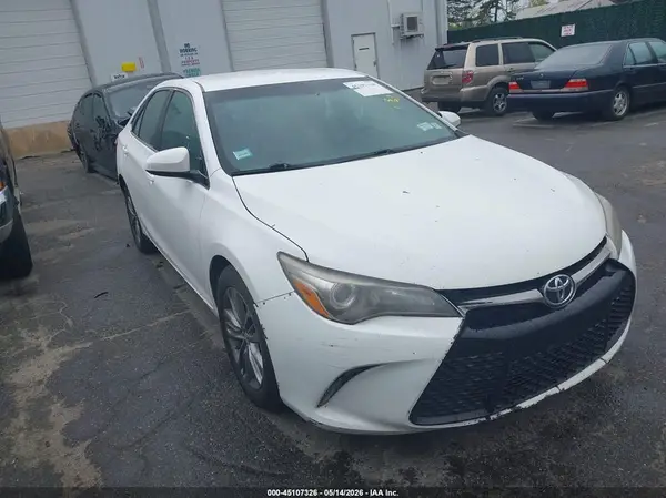 4T1BF1FK2HU377824 2017 TOYOTA CAMRY - Image 1