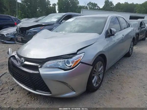 4T1BF1FK2HU378598 2017 TOYOTA CAMRY - Image 2