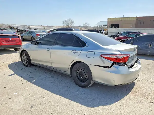 4T1BF1FK2HU380612 2017 TOYOTA CAMRY - Image 2