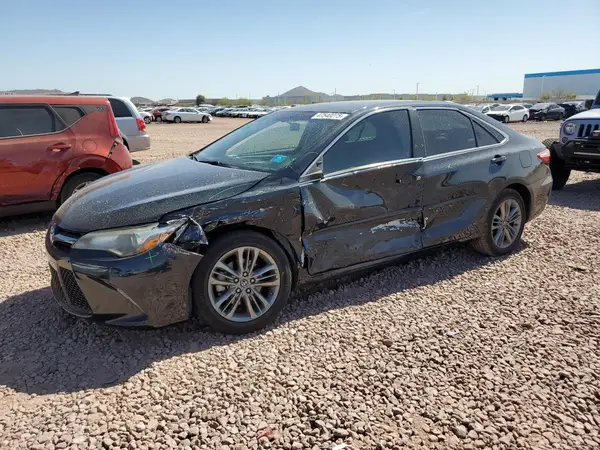 4T1BF1FK2HU380657 2017 TOYOTA CAMRY - Image 1