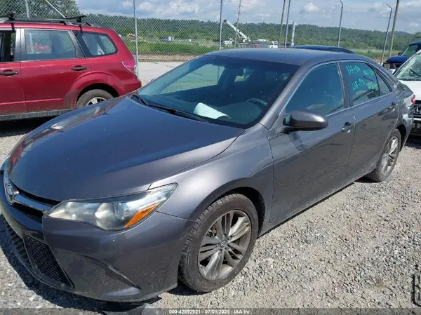 4T1BF1FK2HU381078 2017 TOYOTA CAMRY - Image 2