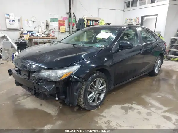 4T1BF1FK2HU381758 2017 TOYOTA CAMRY - Image 2