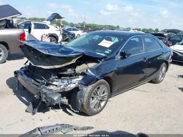 4T1BF1FK2HU382070 2017 TOYOTA CAMRY - Image 2