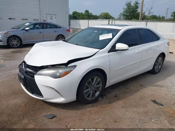 4T1BF1FK2HU383199 2017 TOYOTA CAMRY - Image 2