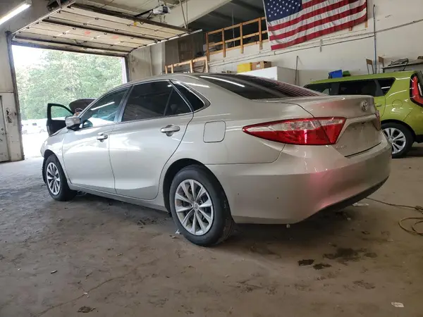 4T1BF1FK2HU383302 2017 TOYOTA CAMRY - Image 2