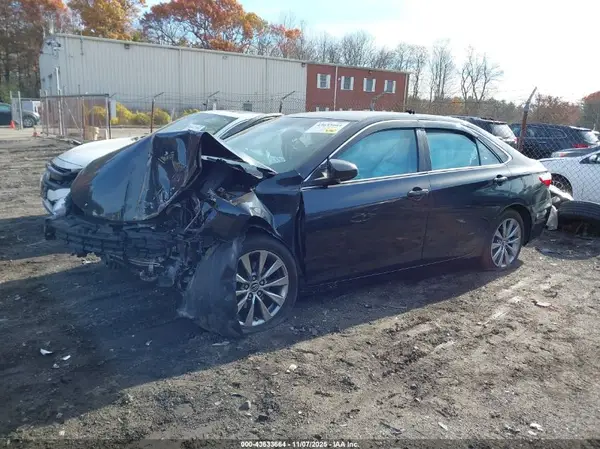 4T1BF1FK2HU383770 2017 TOYOTA CAMRY - Image 2