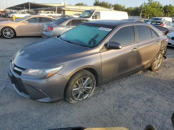 4T1BF1FK2HU386572 2017 TOYOTA CAMRY - Image 1