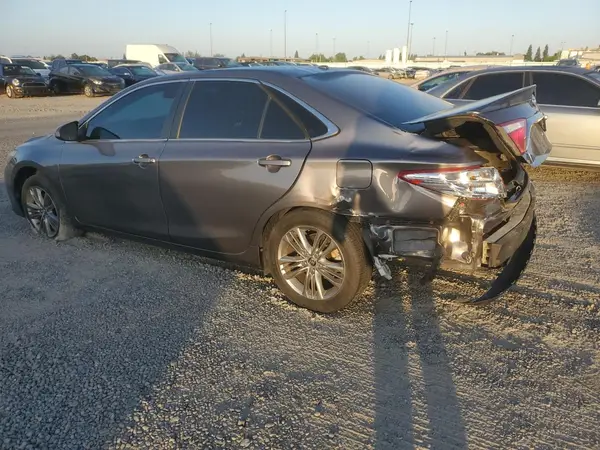 4T1BF1FK2HU386572 2017 TOYOTA CAMRY - Image 2