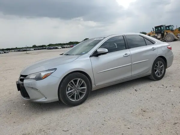 4T1BF1FK2HU388791 2017 TOYOTA CAMRY - Image 1