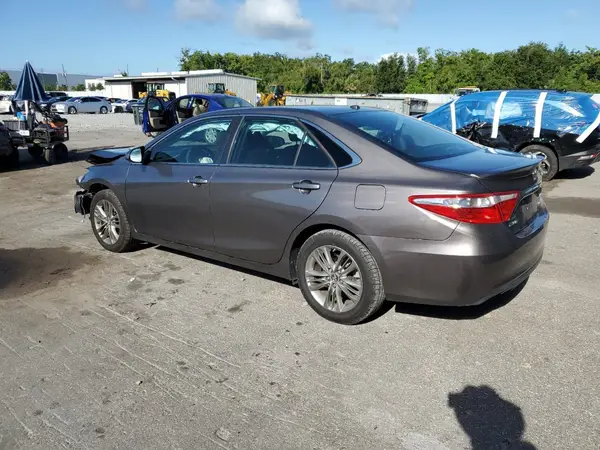 4T1BF1FK2HU388967 2017 TOYOTA CAMRY - Image 2