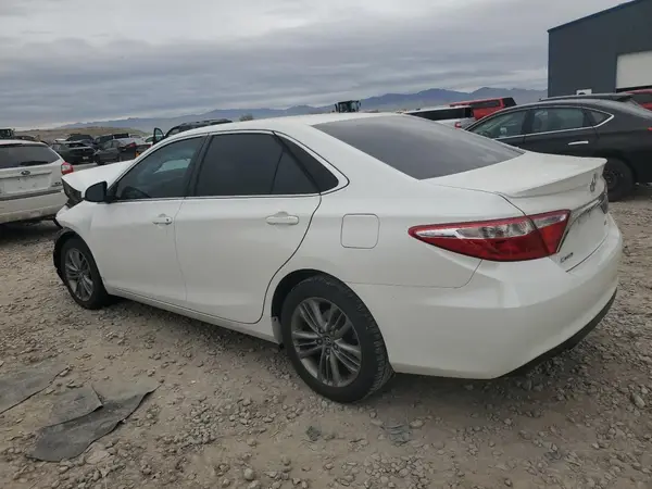 4T1BF1FK2HU390637 2017 TOYOTA CAMRY - Image 2